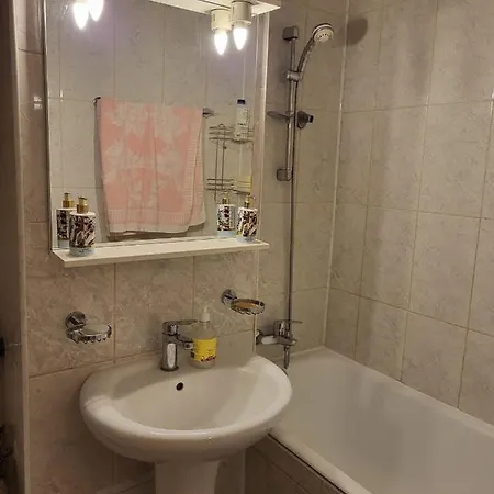 Apartamento Large And Comfortable Mall Vitan Area
