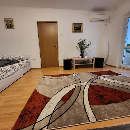 Daire Large And Comfortable Mall Vitan Area