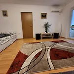 Apartamento Large And Comfortable Mall Vitan Area