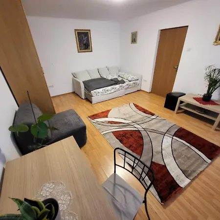 Large And Comfortable Mall Vitan Area * Bucarest