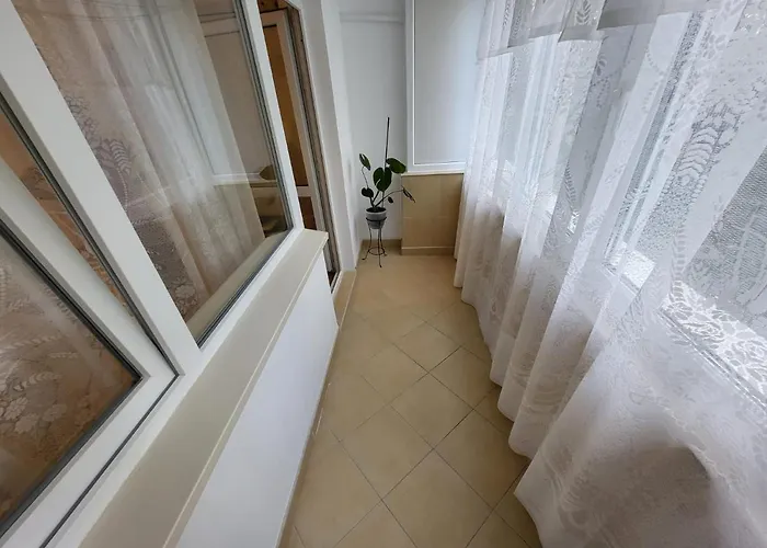 Large And Comfortable Mall Vitan Area Apartman