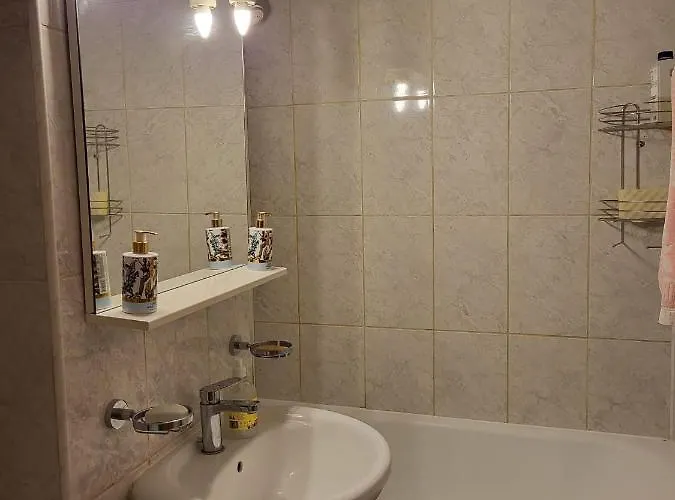 Large And Comfortable Mall Vitan Area Appartement *