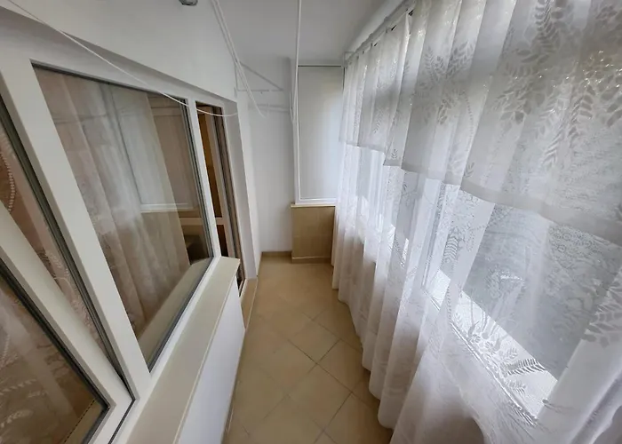 Large And Comfortable Mall Vitan Area Apartman